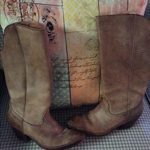 Women’s Ariat boots size 6.5